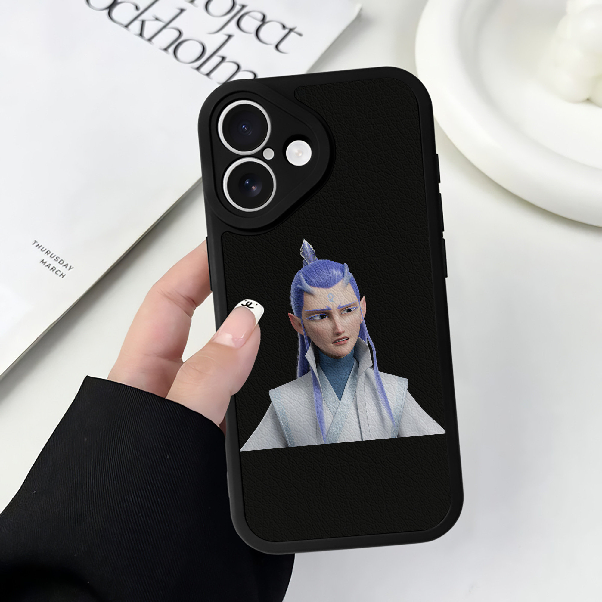 （画像用） Ne Zha 2 ナタ 魔童の大暴れ 【iPhone 16シリーズ対応】シリコンスマホケース（レザー調） 材質：シリコン